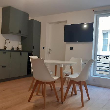 Saint-Germain-En-Laye: Grand Studio En Centre Ville A 2 Minutes Du Rer Zewnętrze zdjęcie