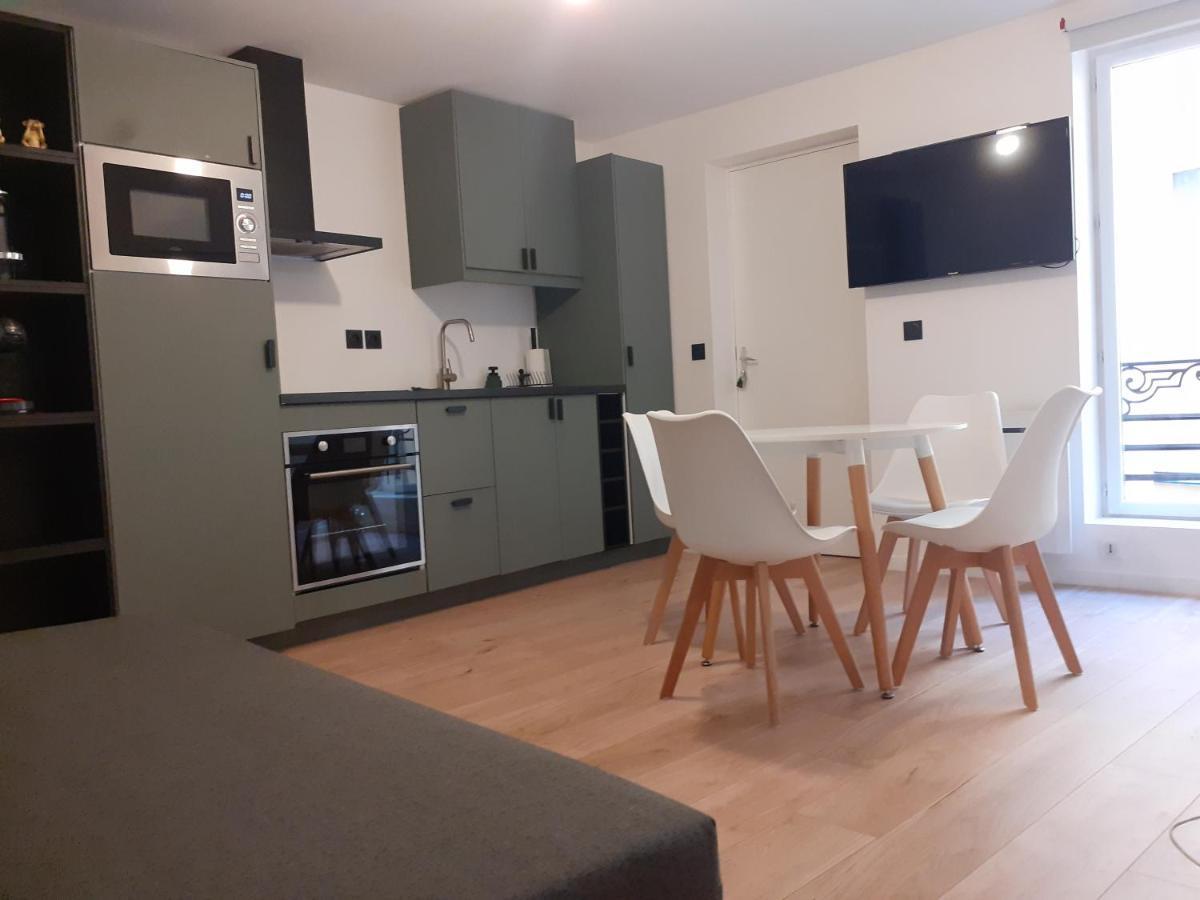 Saint-Germain-En-Laye: Grand Studio En Centre Ville A 2 Minutes Du Rer Zewnętrze zdjęcie
